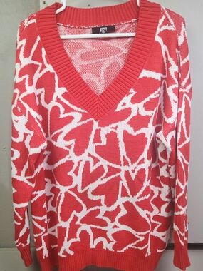Vero Moda Coral & White Heart-Print V-Neck Sweater